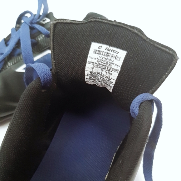 Soccer shoes - Picture 3 of 3